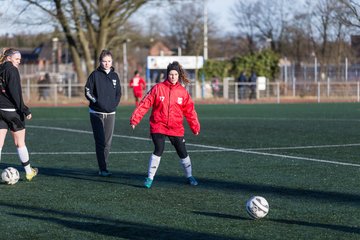 Bild 26 - Frauen SG Holstein Sued - SV Gruenweiss-Siebenbaeumen : Ergebnis: 0:2